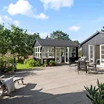5 Bedroom Awesome In