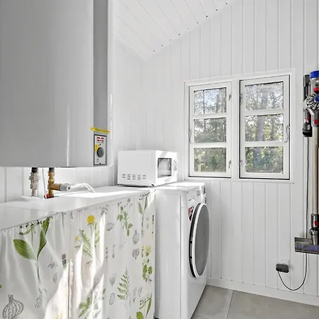 Holiday home 5 Bedroom Awesome In Slagelse