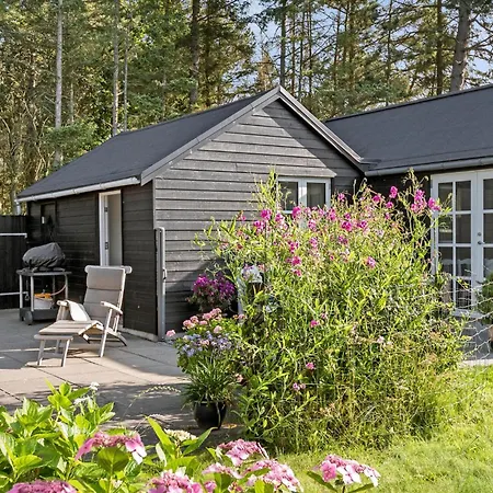 Дом отдыха 5 Bedroom Awesome In