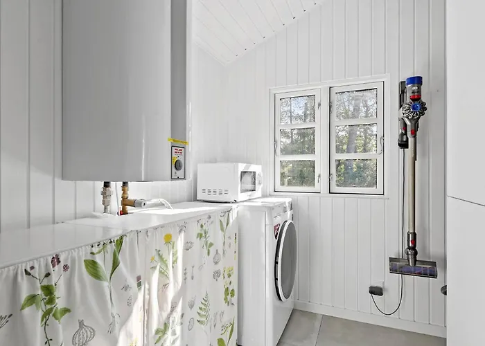 Ferienhaus 5 Bedroom Awesome In Slagelse