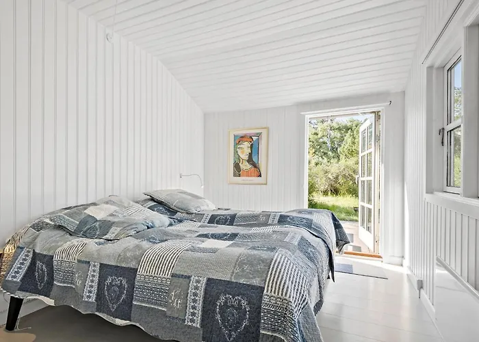 5 Bedroom Awesome In Ferienhaus Slagelse