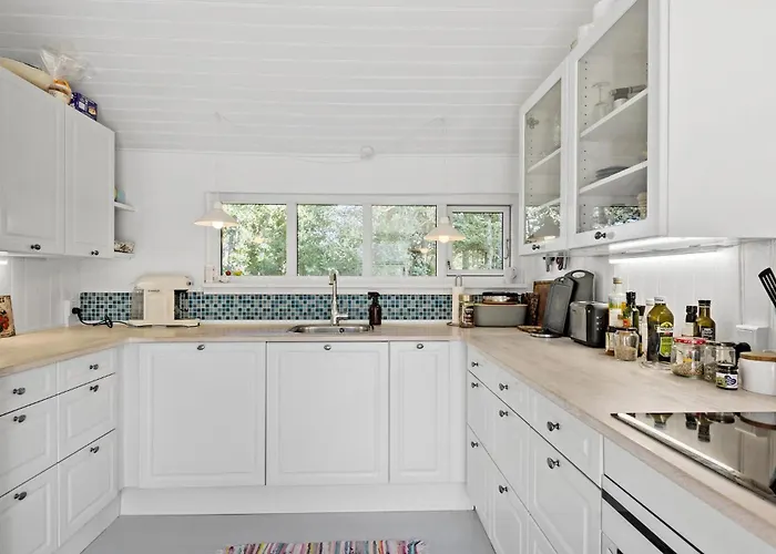 5 Bedroom Awesome In Ferienhaus