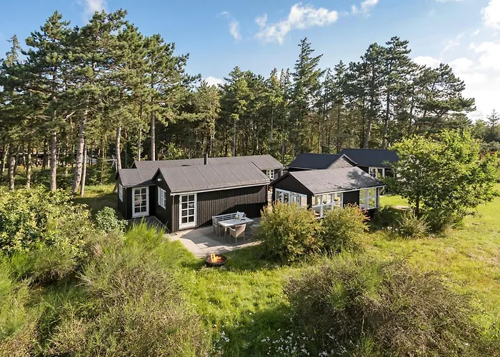 5 Bedroom Awesome In Ferienhaus *